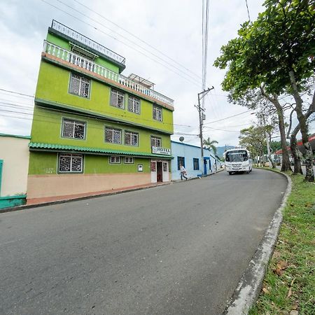 Ayenda Danilo Hotel Ibagué Buitenkant foto